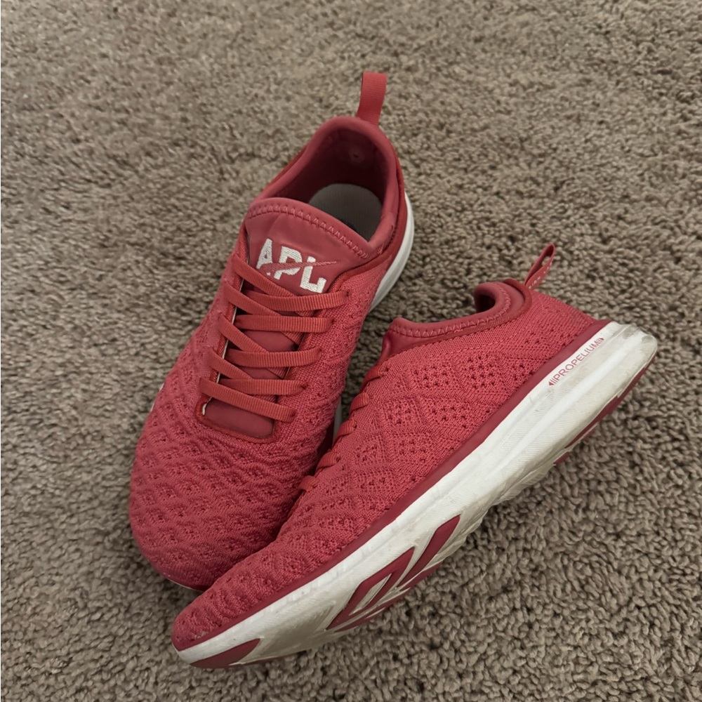 APL SHOES